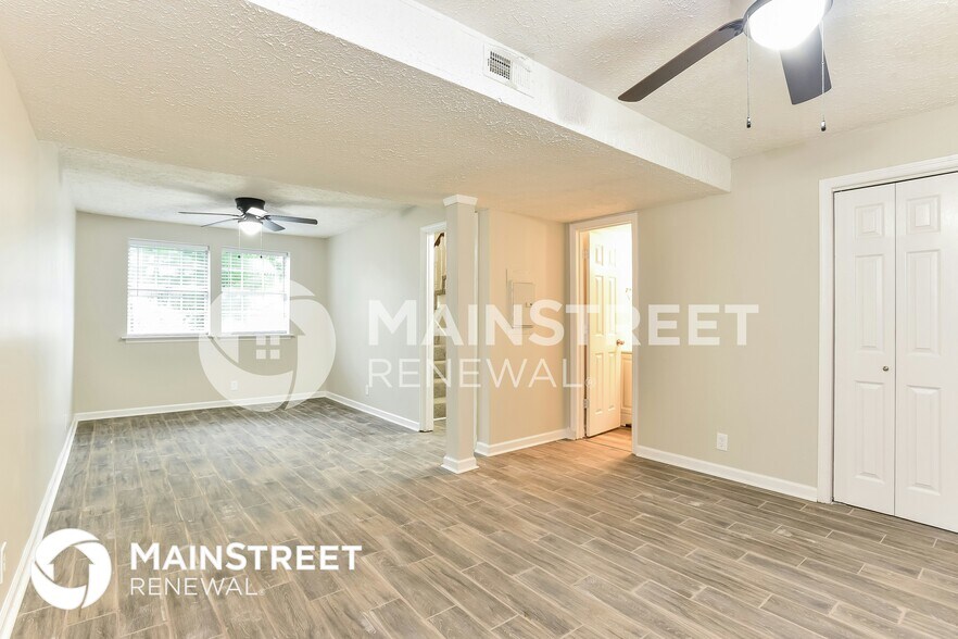 Building Photo - 904 Conway Ln