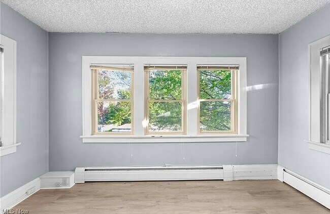 Building Photo - 14724 Clifton Blvd