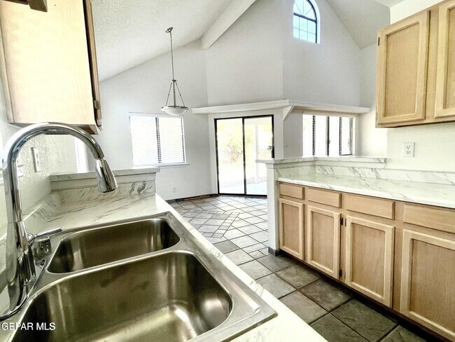 Building Photo - 1300 Desert Jewel Dr