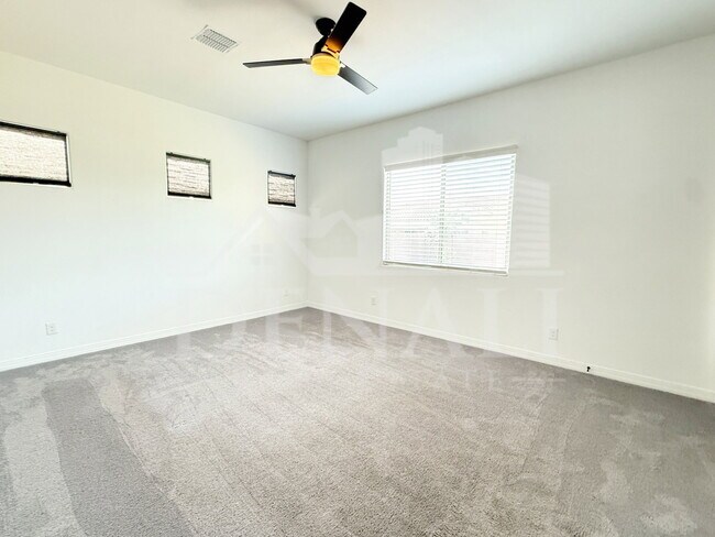 Building Photo - 5214 W Thresher Way