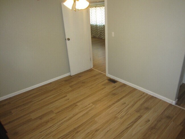 Building Photo - 2020 Salt Dr
