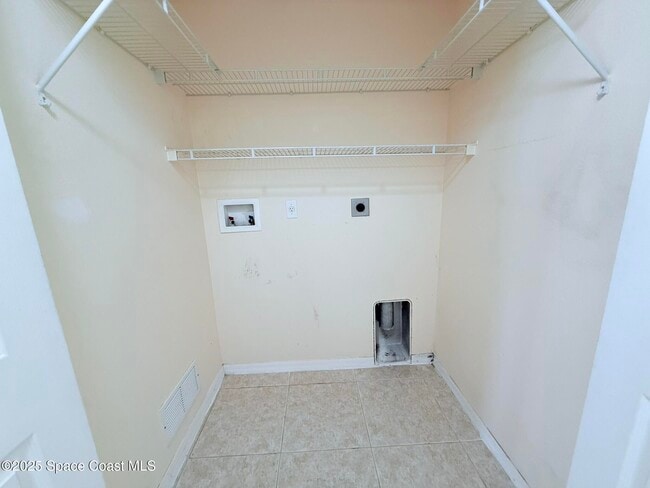 Building Photo - 3232 Wallace Ave