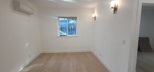 Building Photo - Modern Comfort: Beautiful Two-Bedroom ADU ...
