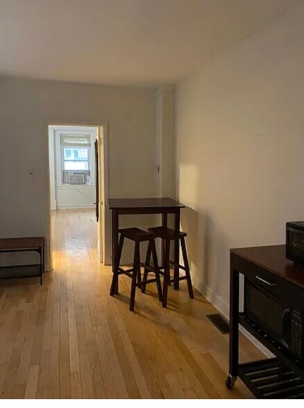 Building Photo - 405 S 22nd St