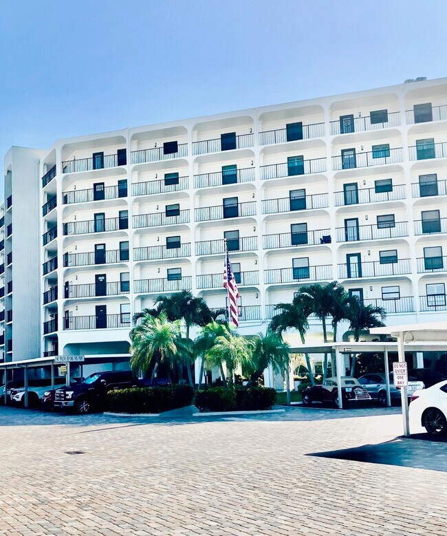 Building Photo - 1629 Riverview Rd