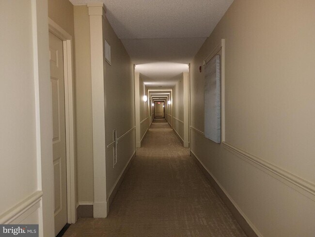 Building Photo - 11800 Sunset Hills Rd