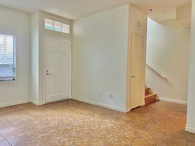 Building Photo - Updated 2-Bedroom 3 Bathroom Pasadena Town...