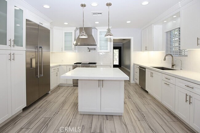 Building Photo - 7400 Blewett Ave