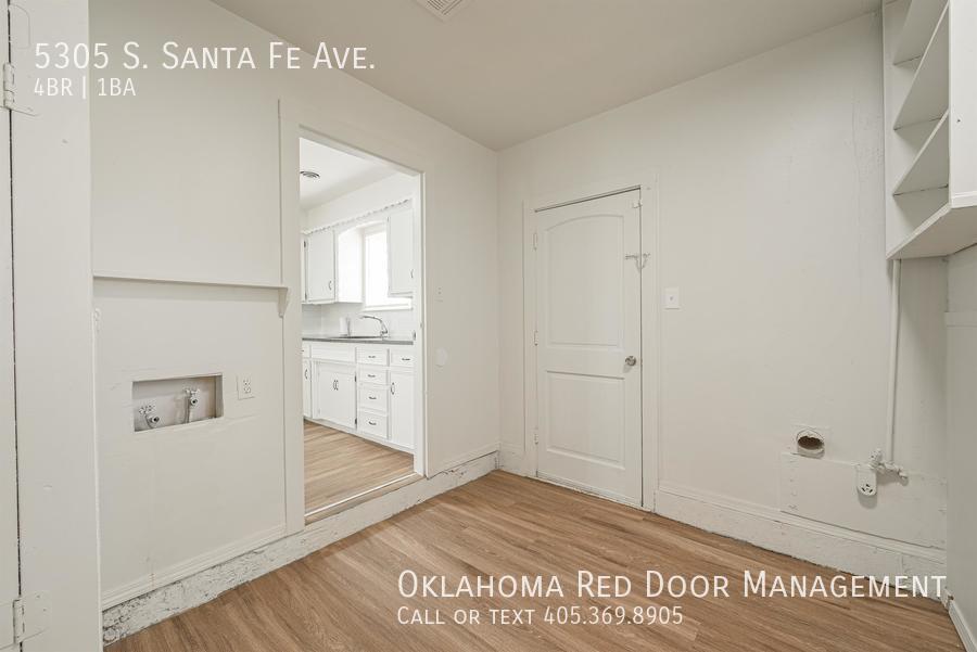 Building Photo - 5305 S Santa Fe Ave