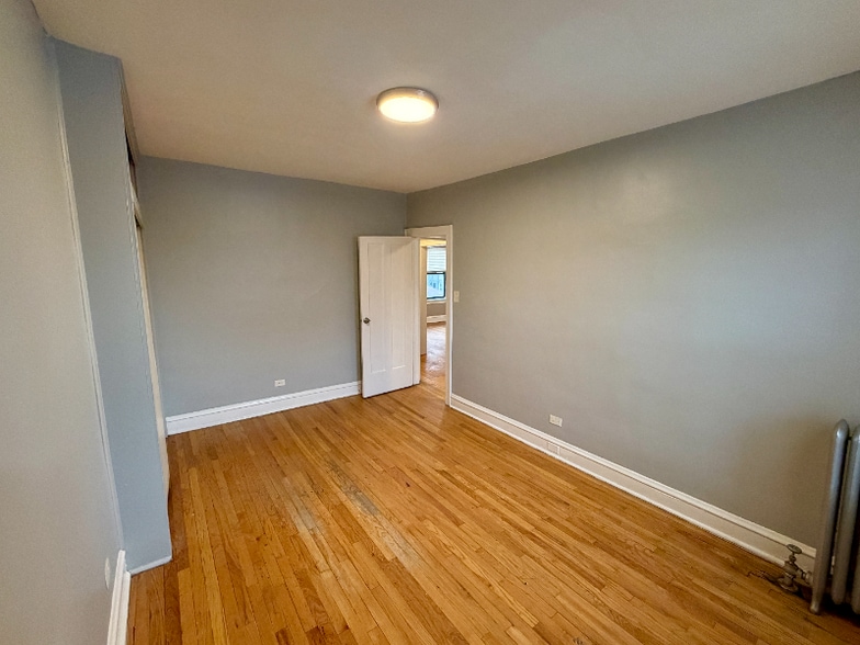 Building Photo - 6501 S Maplewood Ave