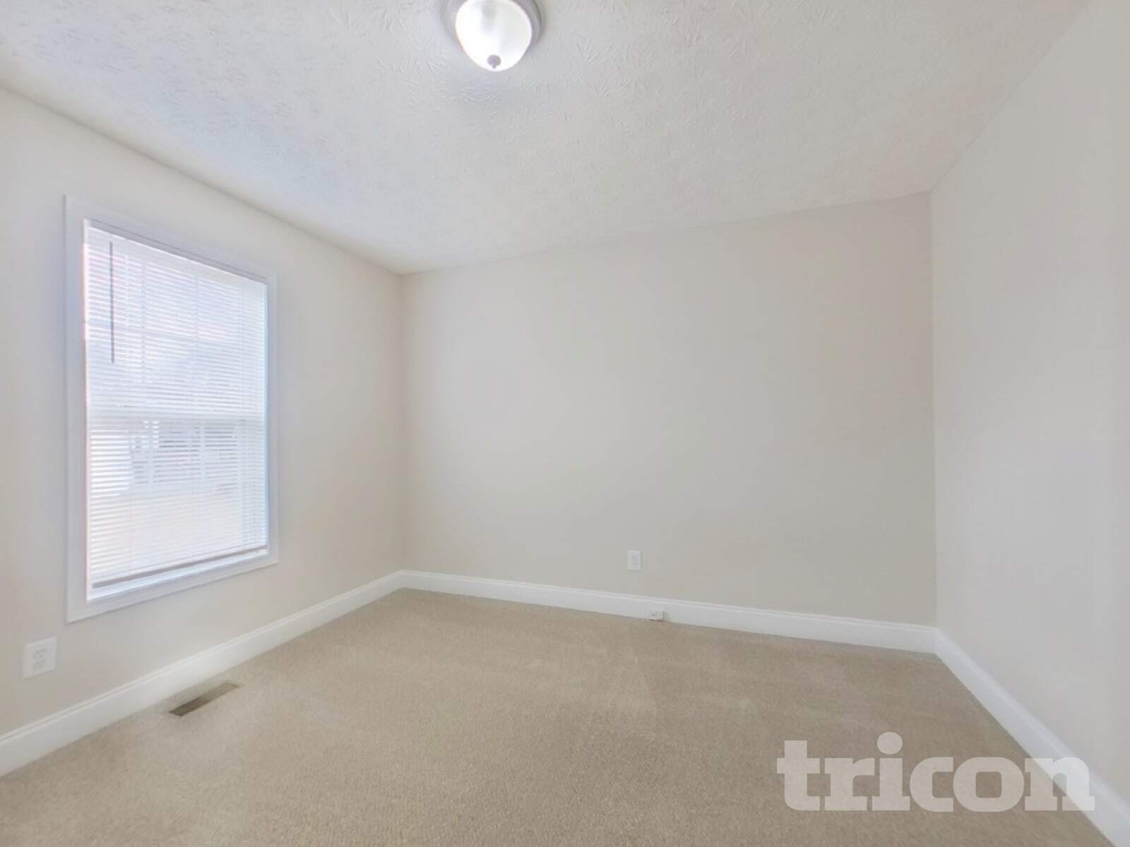 Building Photo - 718 Creekridge Ct