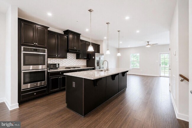 Building Photo - 8032 Spring Arbor Dr
