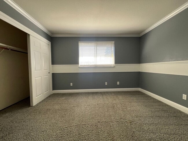 Building Photo - Stunning Open Home In Willow Creek Estates