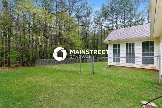 Building Photo - 3 Bedroom Pet-Friendly Home in SHARPSBURG,...