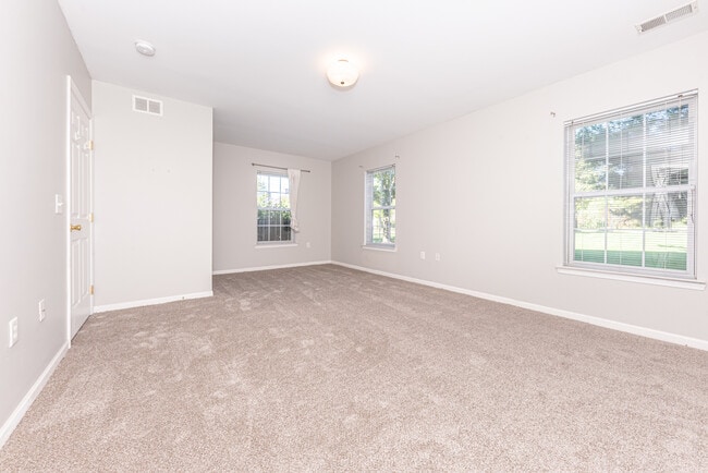Building Photo - 2646 S Knightsbridge Cir