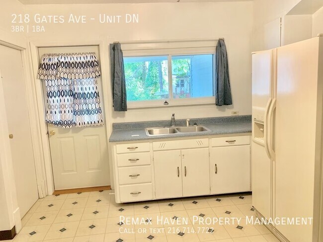 Building Photo - 218 Gates Ave