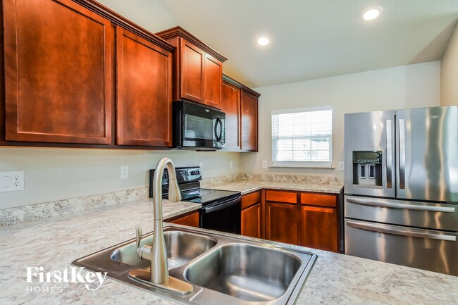 Building Photo - 602 Bradley Way