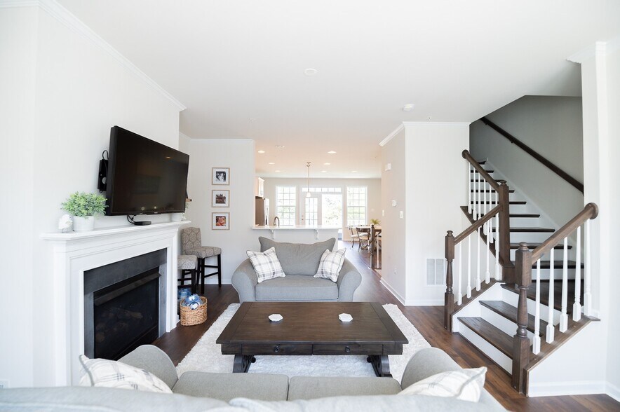 Building Photo - 309 Spring Bank Way