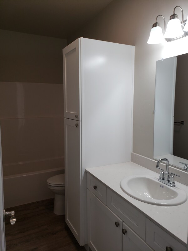 Building Photo - 165 Fairway Blvd