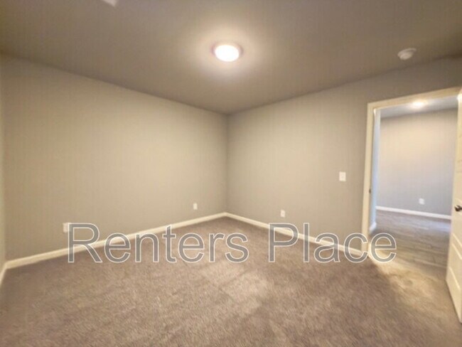 Building Photo - 13936 S Ironwood Pl