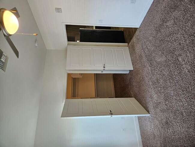 Building Photo - 7981 E Wilshire Dr