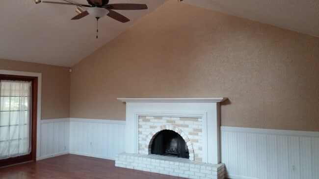 Building Photo - COLONIAL PARK PATIO HOME IN PASEO VILLAGE