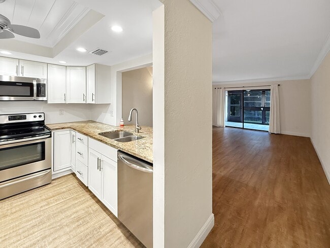 Building Photo - 6110 Whiskey Creek Dr