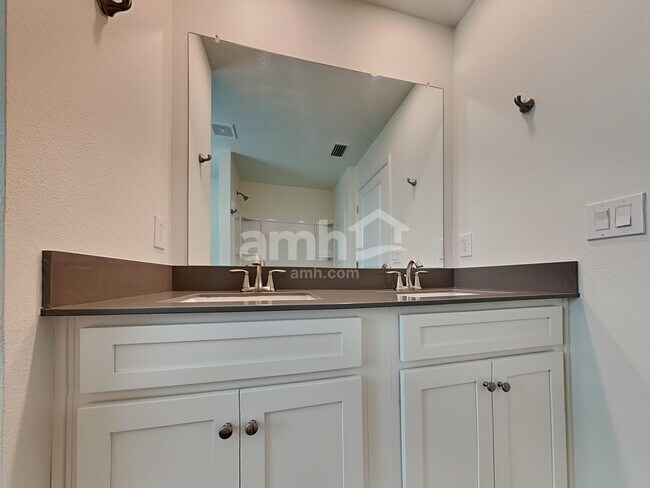 Building Photo - 940 Grafton Ridge Dr