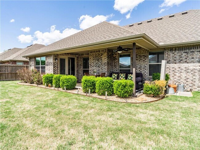 Building Photo - 130 Cisterna Dr