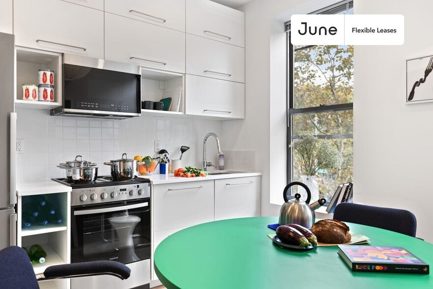 Building Photo - Cute ROOM at The Maison Jefferson