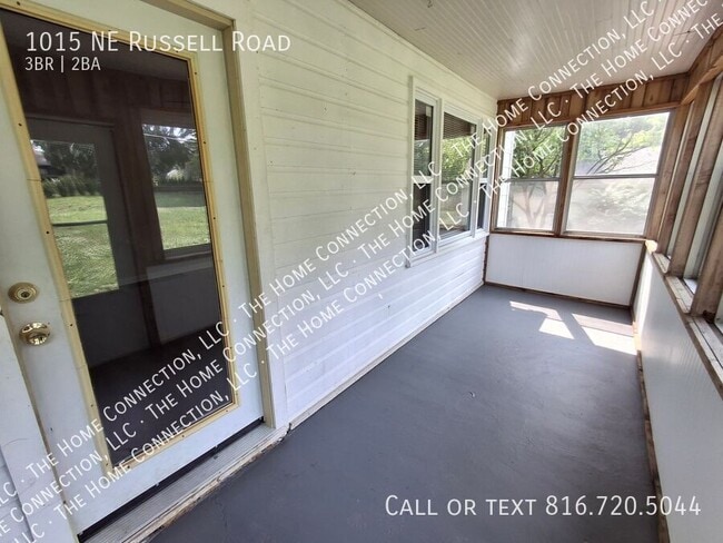 Building Photo - 1015 NE Russell Rd.