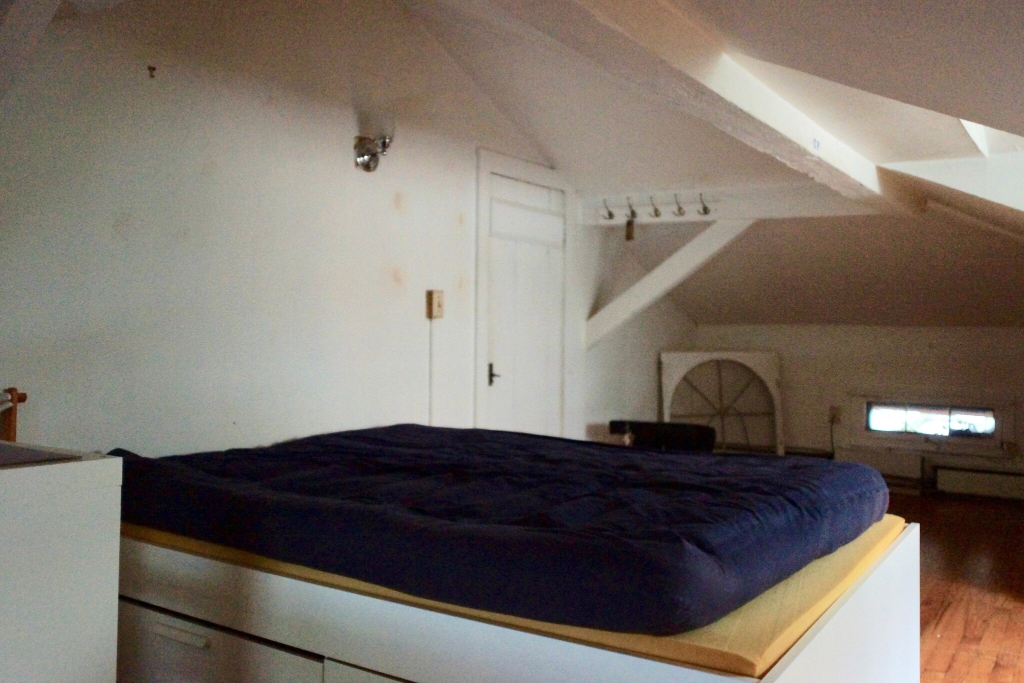 Building Photo - 1150 Chapel St