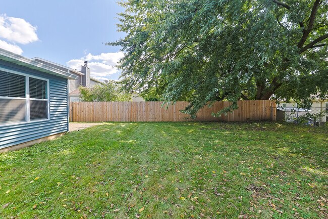Building Photo - 1064 Crestwood Ln