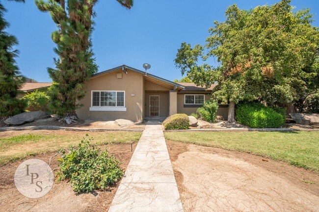 Primary Photo - Kerman Westside Large 3 Bedroom Home, Bran...