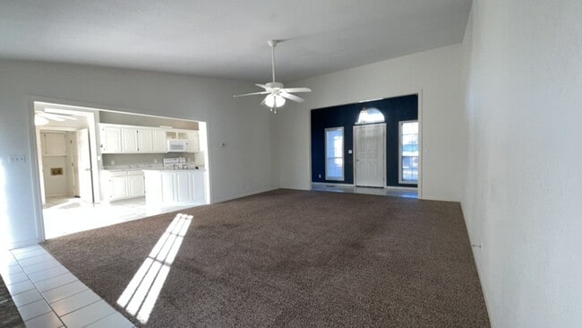 Building Photo - Well-maintained 3-bedroom, 2-bath home in ...