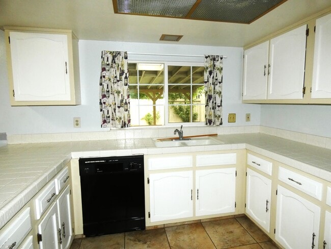 Building Photo - 3925 Parque Verde Ln