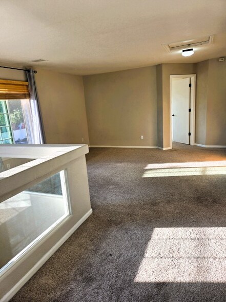 Building Photo - 5263 Bahama St