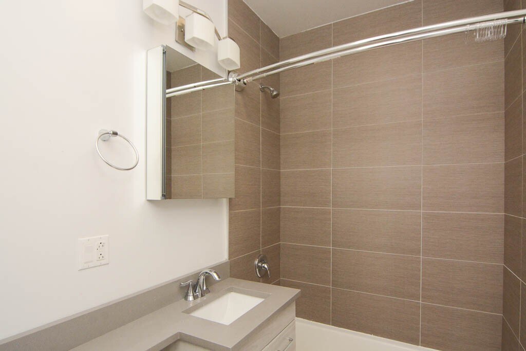 Building Photo - 545 Chestnut St