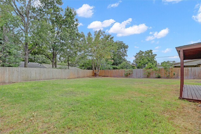 Building Photo - 9631 Fairdale Ln