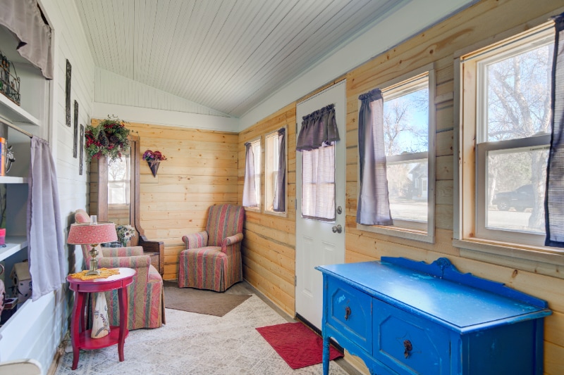 Building Photo - 318 First Ave E