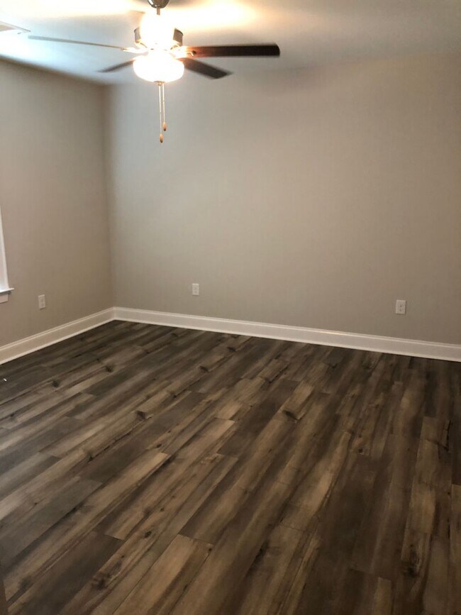 Building Photo - 133 Hunters Hill Wy