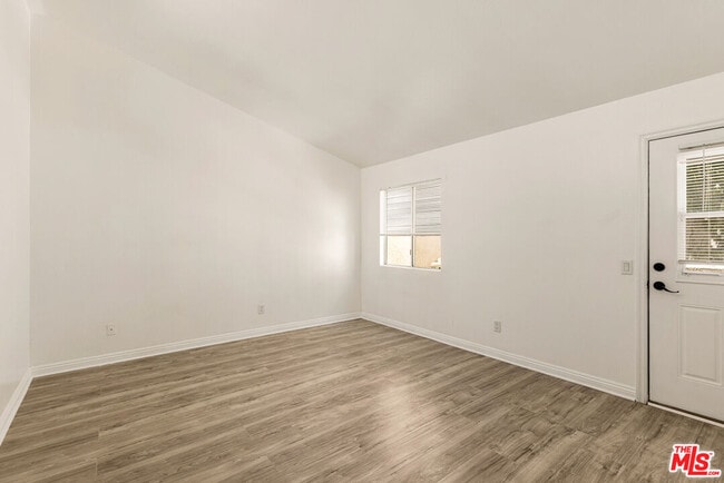 Building Photo - 1836 E Ave J2