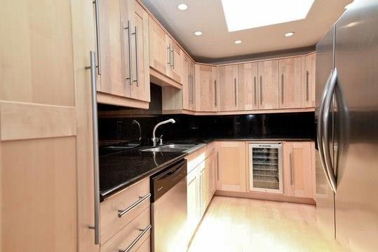 Building Photo - 206 Charter Oak Cir