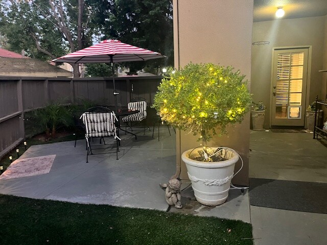 Building Photo - 8153 N Cedar Ave