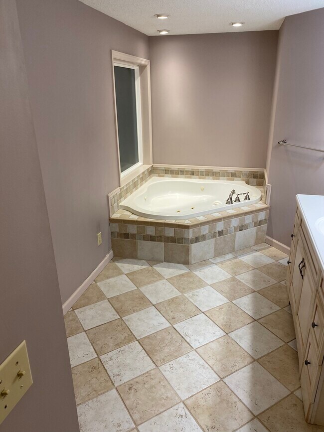 Building Photo - 26558 Martin Branch Rd