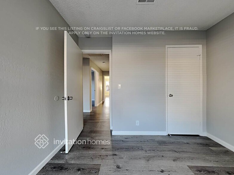 Building Photo - 2655 Elmhurst Cir