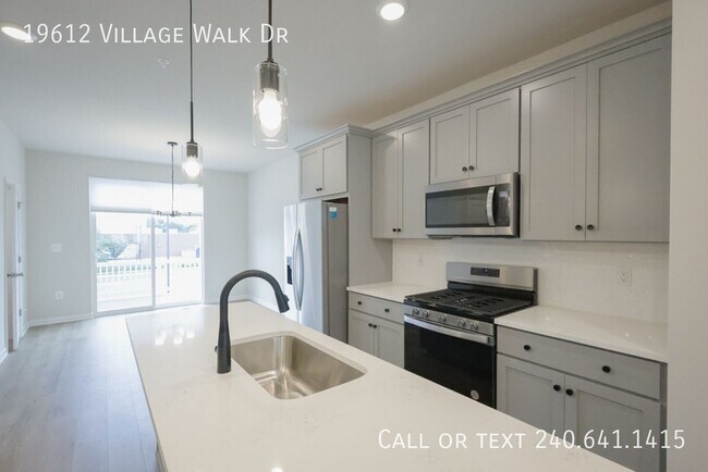 Building Photo - 19612 Village Walk Dr