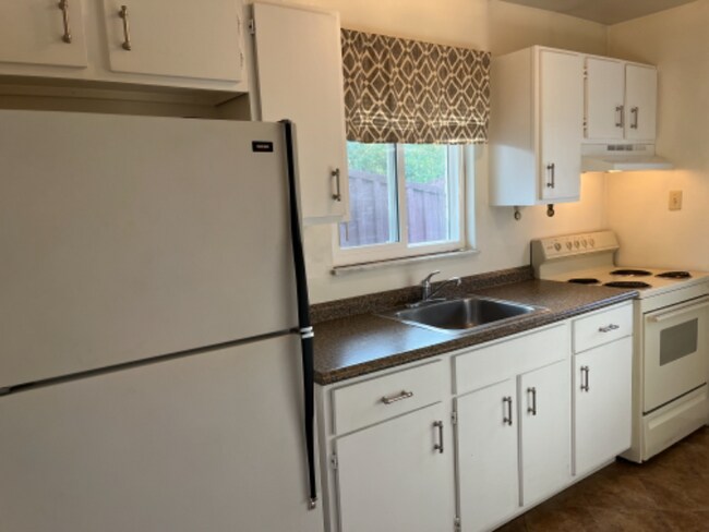 Building Photo - 4643 Croftshire Dr