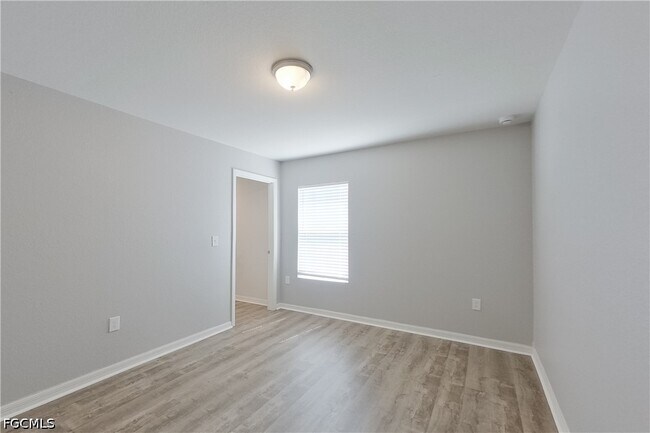 Building Photo - 2227 NW 11th Ct