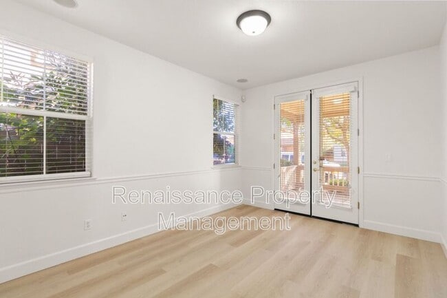 Building Photo - 1801 Riverview Ave